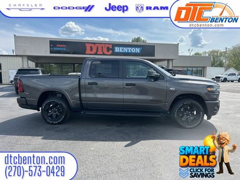 New 2026 RAM 1500 4x4 Crew Cab image 3