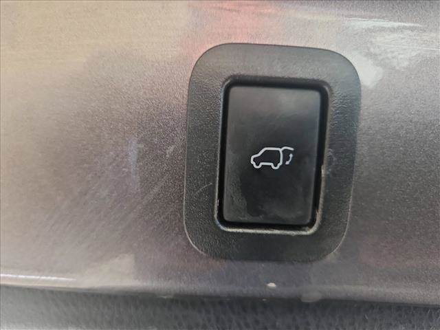 Used 2018 Toyota Highlander SE AWD/4WD image 6
