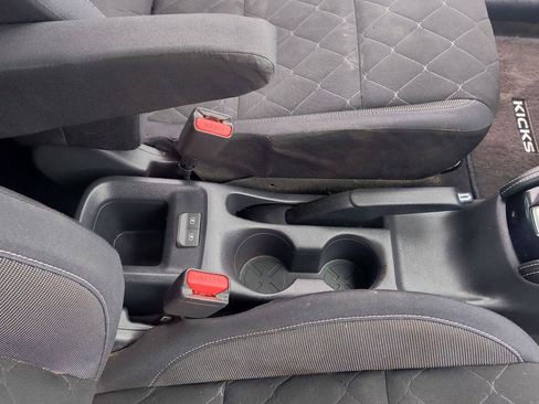 Used 2018 Nissan Kicks SV w/ Exterior Electronics Package FWD image 43