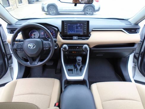 Used 2021 Toyota RAV4 XLE image 13