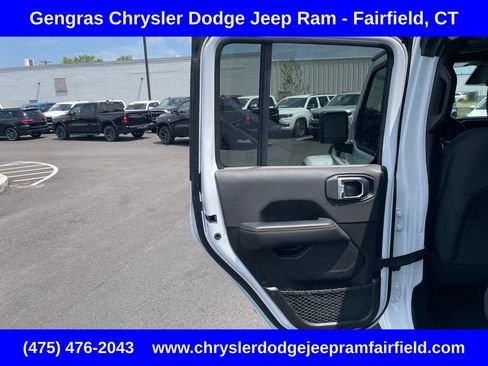 Certified 2025 Jeep Wrangler Unlimited Sahara w/ Safety Group AWD/4WD image 38