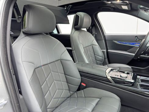 Used 2023 BMW 740i RWD image 49