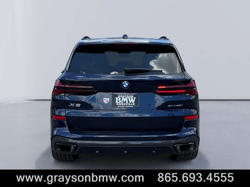 Used 2025 BMW X5 xDrive40i w/ M Sport Package AWD/4WD image 4