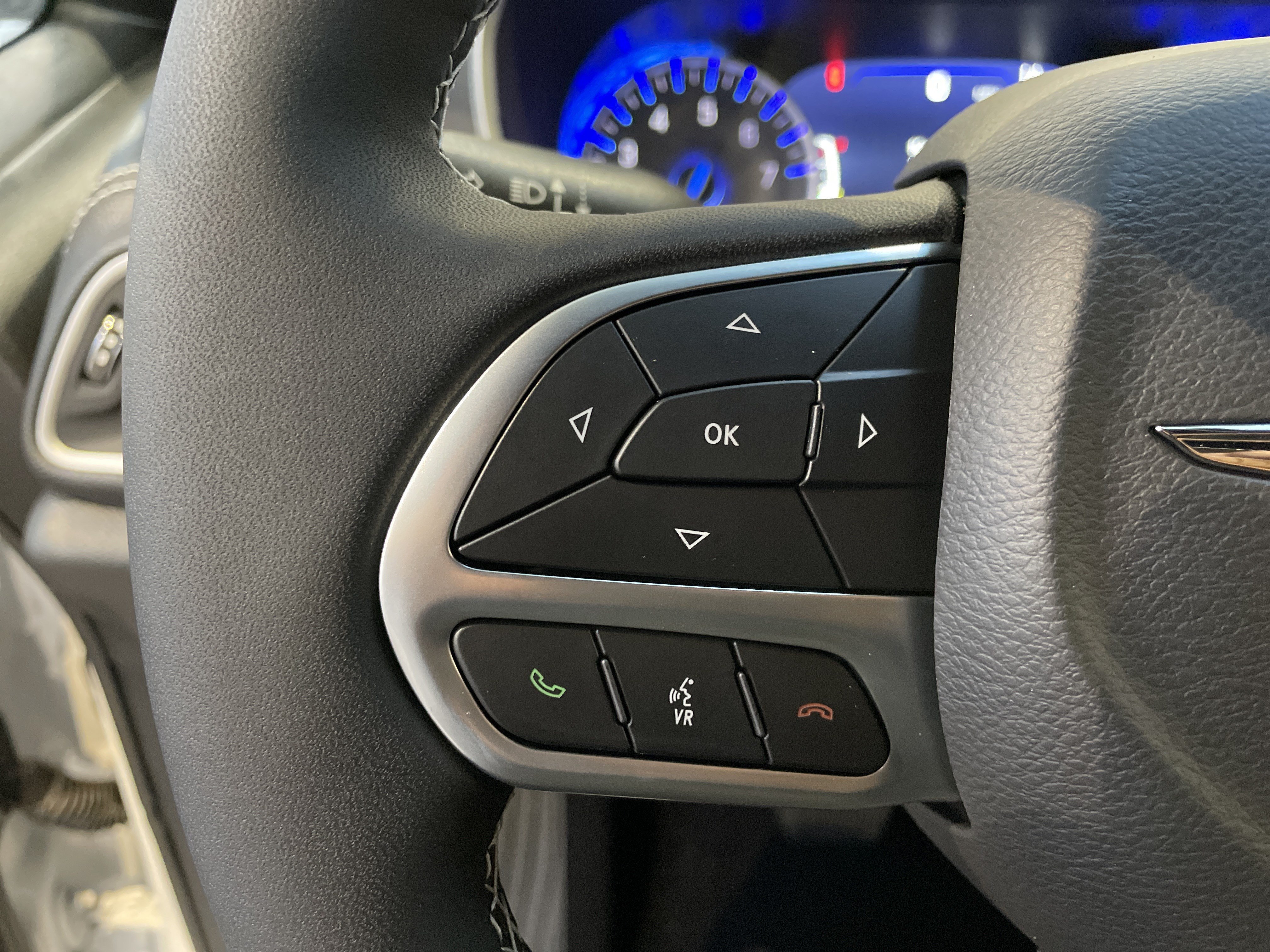 Used 2026 Chrysler Pacifica Select FWD image 19