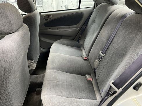 Used 2002 Toyota Corolla LE image 21