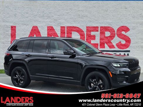Used 2024 Jeep Grand Cherokee Altitude AWD/4WD image 1