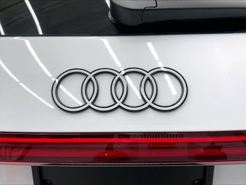 New 2025 Audi Q5 Premium image 23