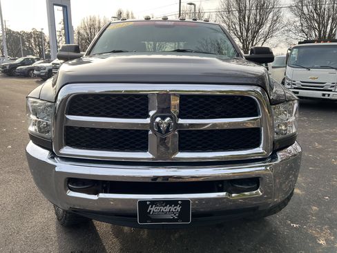 Used 2018 RAM 2500 SLT image 3