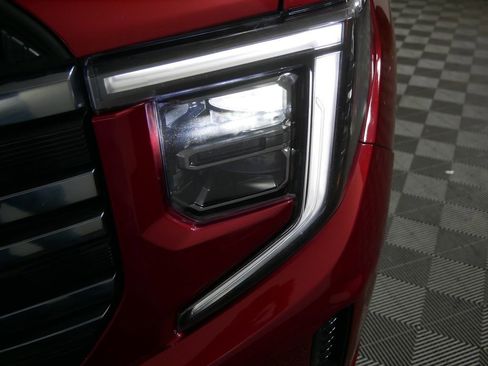 Used 2022 GMC Sierra 1500 AT4 w/ Technology Package image 9