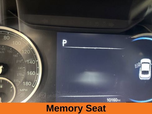 Used 2025 Genesis G70 3.3T Advanced image 15