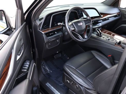 Used 2021 Cadillac Escalade ESV Luxury image 16