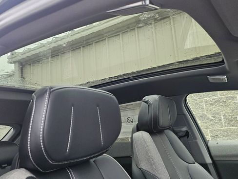 New 2026 Cadillac Optiq Luxury 1 image 17