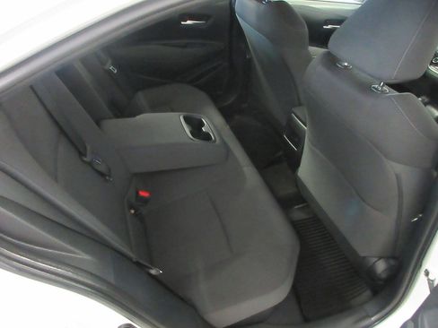 Used 2021 Toyota Corolla LE FWD image 21