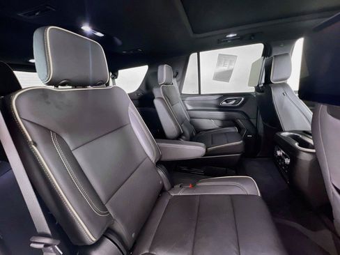 Used 2023 GMC Yukon SLT w/ SLT Premium Package AWD/4WD image 28