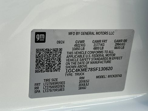 Used 2025 Chevrolet Silverado 2500 Custom w/ Custom Value Package image 27