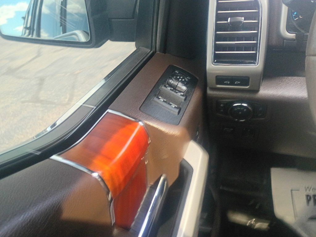 Used 2019 Ford F150 King Ranch w/ Equipment Group 601A Luxury AWD/4WD image 18