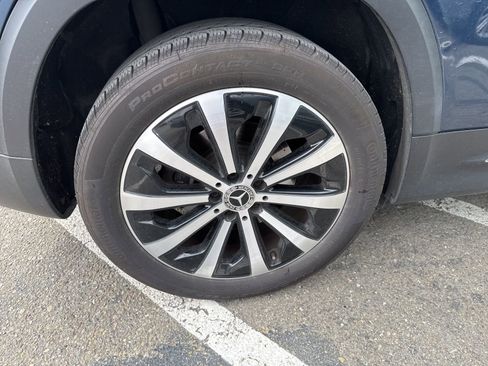 Used 2021 Mercedes-Benz GLB 250 4MATIC image 17