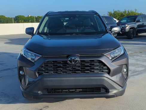 Used 2021 Toyota RAV4 XLE FWD image 2
