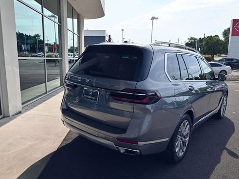 Used 2024 BMW X7 xDrive40i AWD/4WD image 11