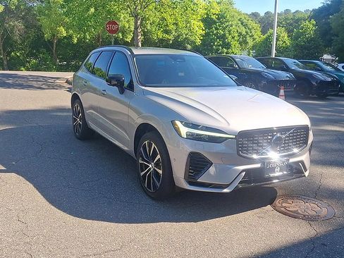 Used 2023 Volvo XC60 T8 Ultimate w/ Climate Package AWD/4WD image 2