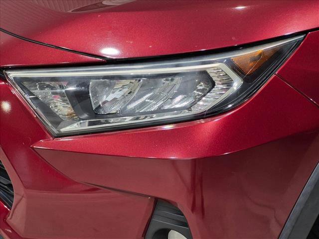 Used 2021 Toyota RAV4 XLE w/ Convenience Package FWD image 10