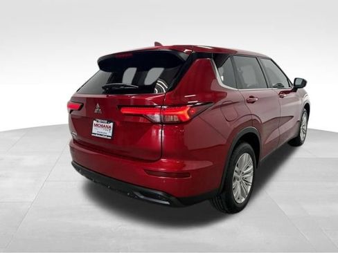 Used 2024 Mitsubishi Outlander ES FWD image 6