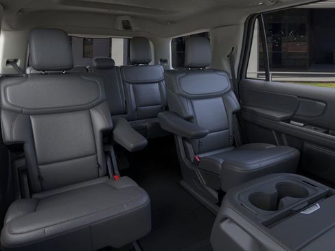 New 2026 Ford Expedition Active image 11