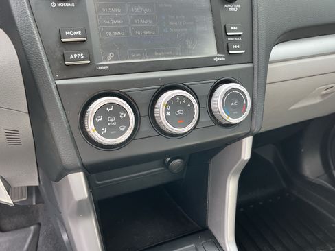 Used 2017 Subaru Forester 2.5i AWD/4WD image 24