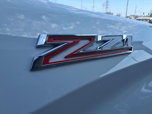 Used 2022 Chevrolet Silverado 1500 LT image 10