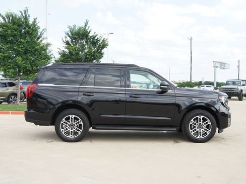 Used 2025 Ford Expedition Active AWD/4WD image 10