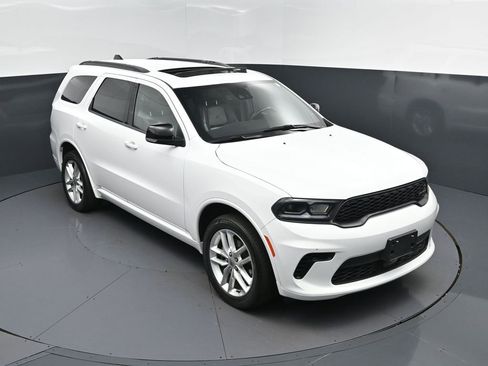 Used 2024 Dodge Durango GT image 1