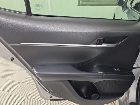 Used 2020 Toyota Camry LE FWD image 36