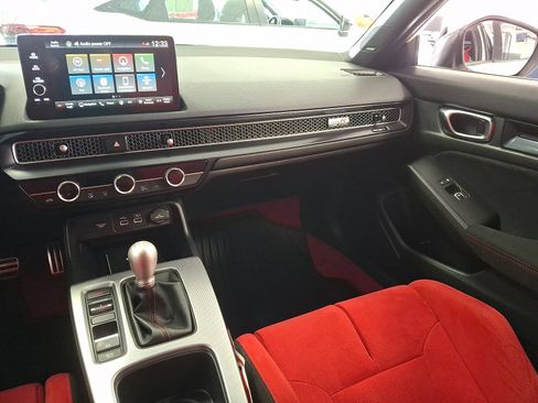 Used 2023 Honda Civic Type R image 15