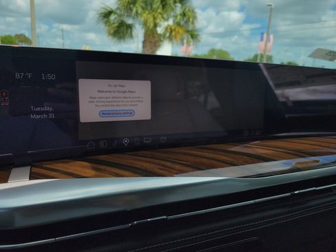 New 2026 Cadillac Escalade ESV Platinum Sport w/ LPO, ONYX Package image 23