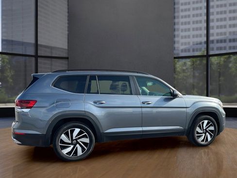 Used 2025 Volkswagen Atlas SE image 17