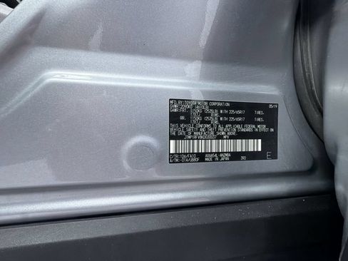 Used 2019 Toyota RAV4 XLE w/ Convenience Package AWD/4WD image 15