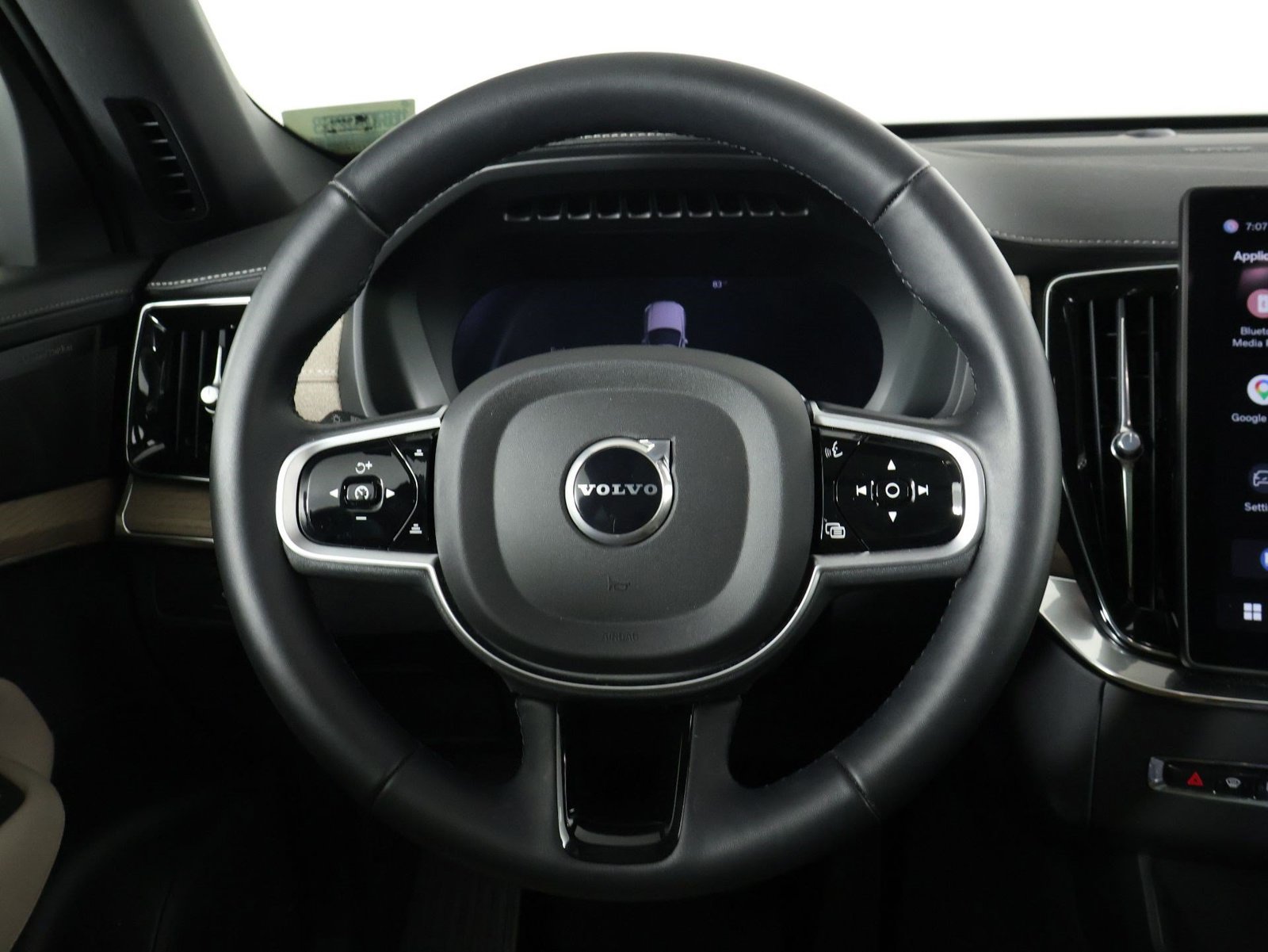 Used 2026 Volvo XC90 B6 Plus w/ Protection Package Premier AWD/4WD image 8