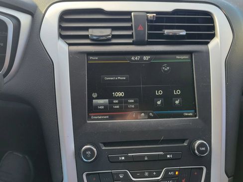 Used 2016 Ford Fusion SE FWD image 20