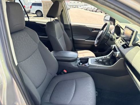 Used 2021 Toyota RAV4 XLE w/ Convenience Package AWD/4WD image 13