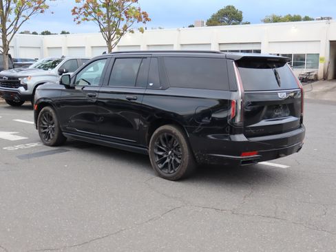 Used 2023 Cadillac Escalade ESV Sport w/ LPO, ONYX Package AWD/4WD image 19