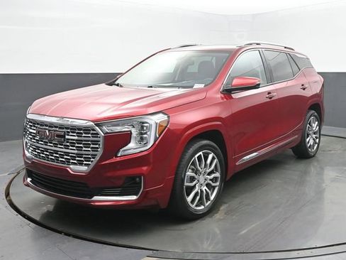 Used 2023 GMC Terrain Denali AWD/4WD image 1
