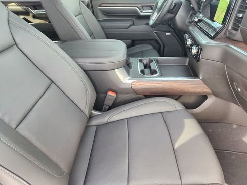 New 2026 GMC Sierra 3500 SLT w/ SLT Convenience Package image 10