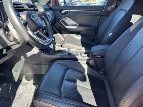 Used 2024 Audi Q3 2.0T Premium image 11