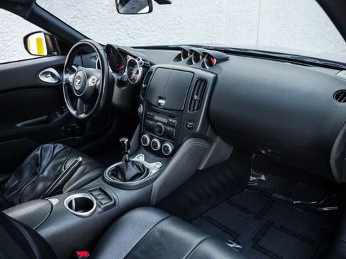 Used 2014 Nissan 370Z Coupe w/ Sport Package image 19