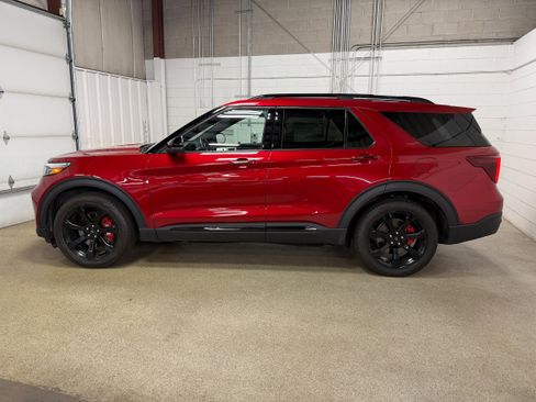 Certified 2020 Ford Explorer ST w/ ST Street Pack AWD/4WD image 5
