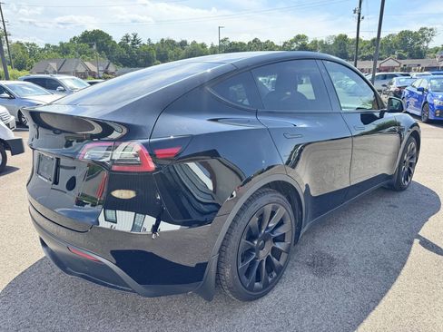 Used 2022 Tesla Model Y Long Range AWD/4WD image 8