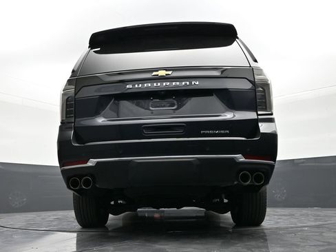 Certified 2025 Chevrolet Suburban Premier image 23