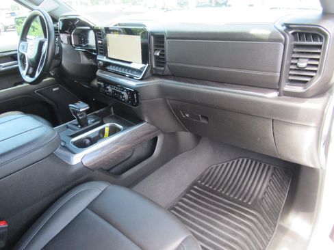 Used 2023 Chevrolet Silverado 1500 LTZ w/ Z71 Off-Road Package AWD/4WD image 11