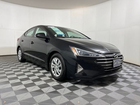 Used 2020 Hyundai Elantra SE w/ Cargo Package (C1) image 6