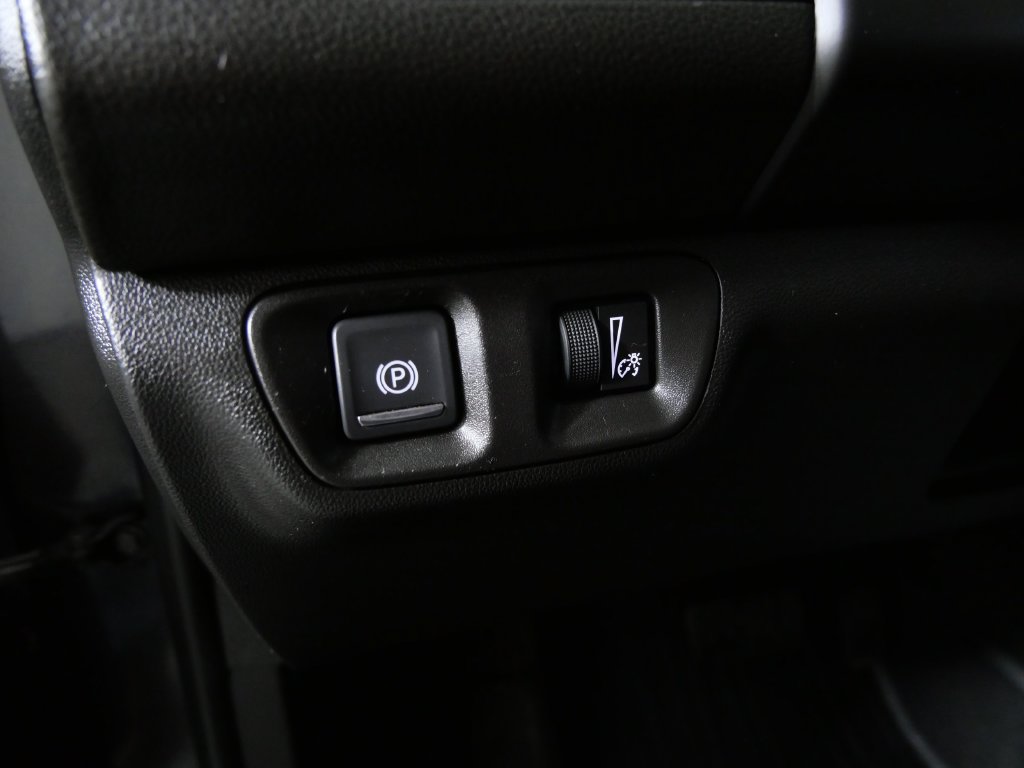 Used 2018 GMC Acadia Denali w/ Technology Package AWD/4WD image 16